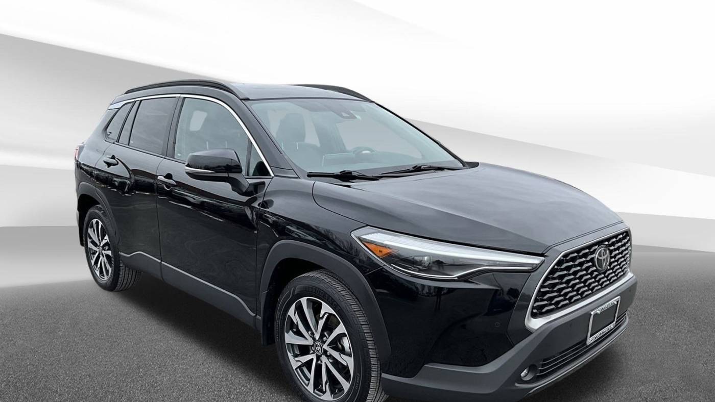 2022 Toyota Corolla Cross XLE — SUV — 26,974 mi — Crystal Lake, IL