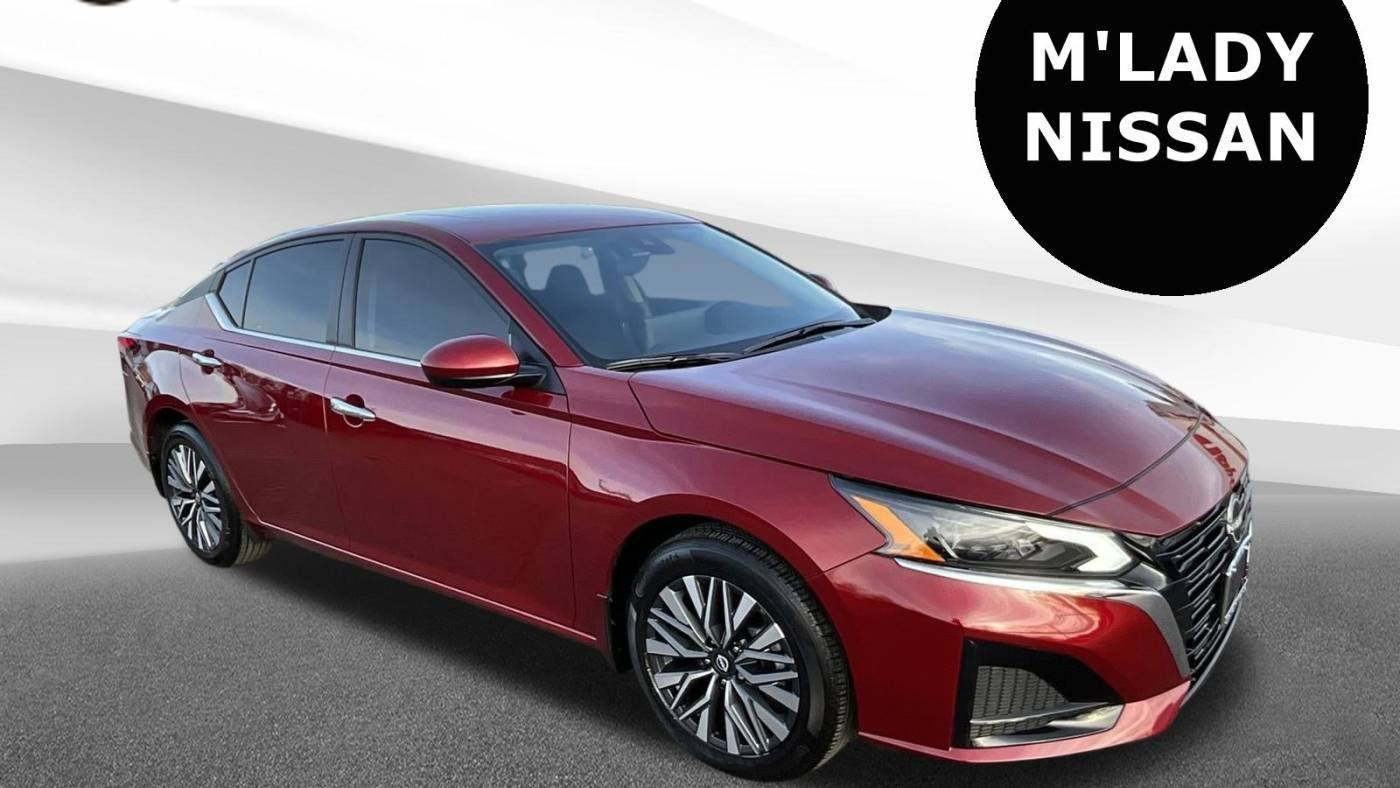 2024 Nissan Altima SV — Sedan — 5,381 mi — Crystal Lake, IL
