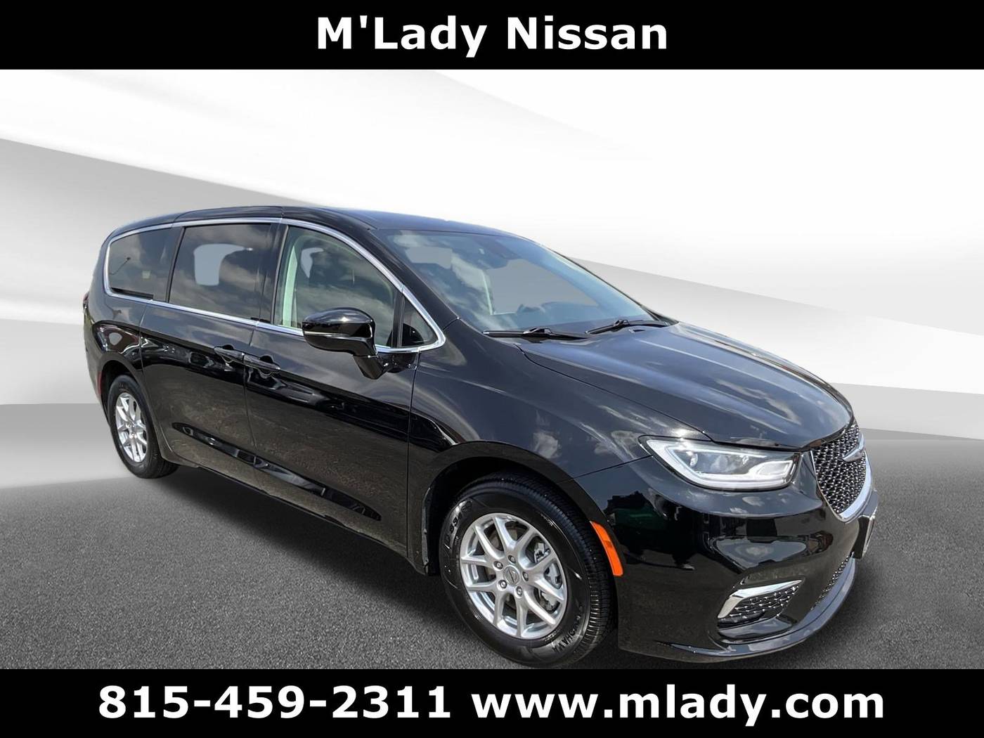 2024 Chrysler Pacifica Touring L — Minivan — 20,896 mi — Crystal Lake, IL