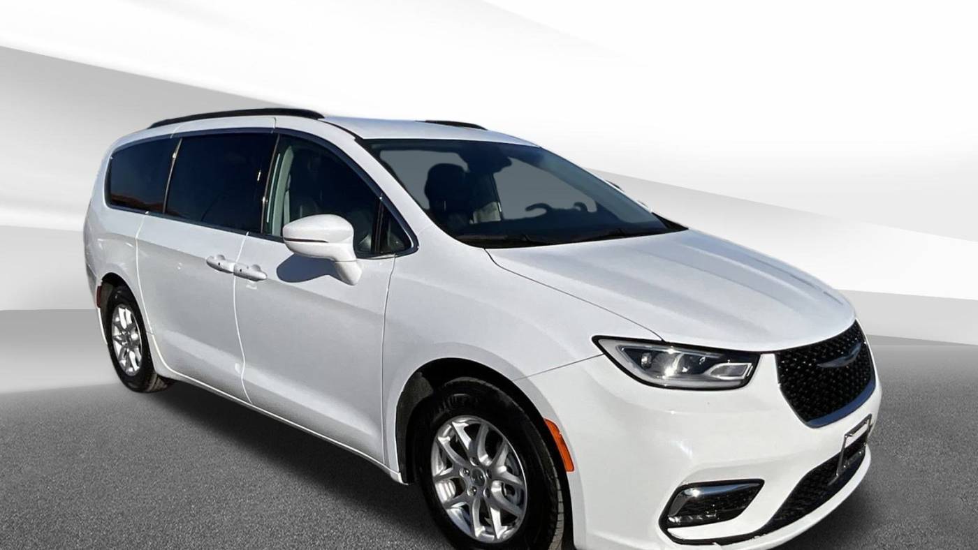 2022 Chrysler Pacifica Touring L — Minivan — 54,656 mi — Crystal Lake, IL