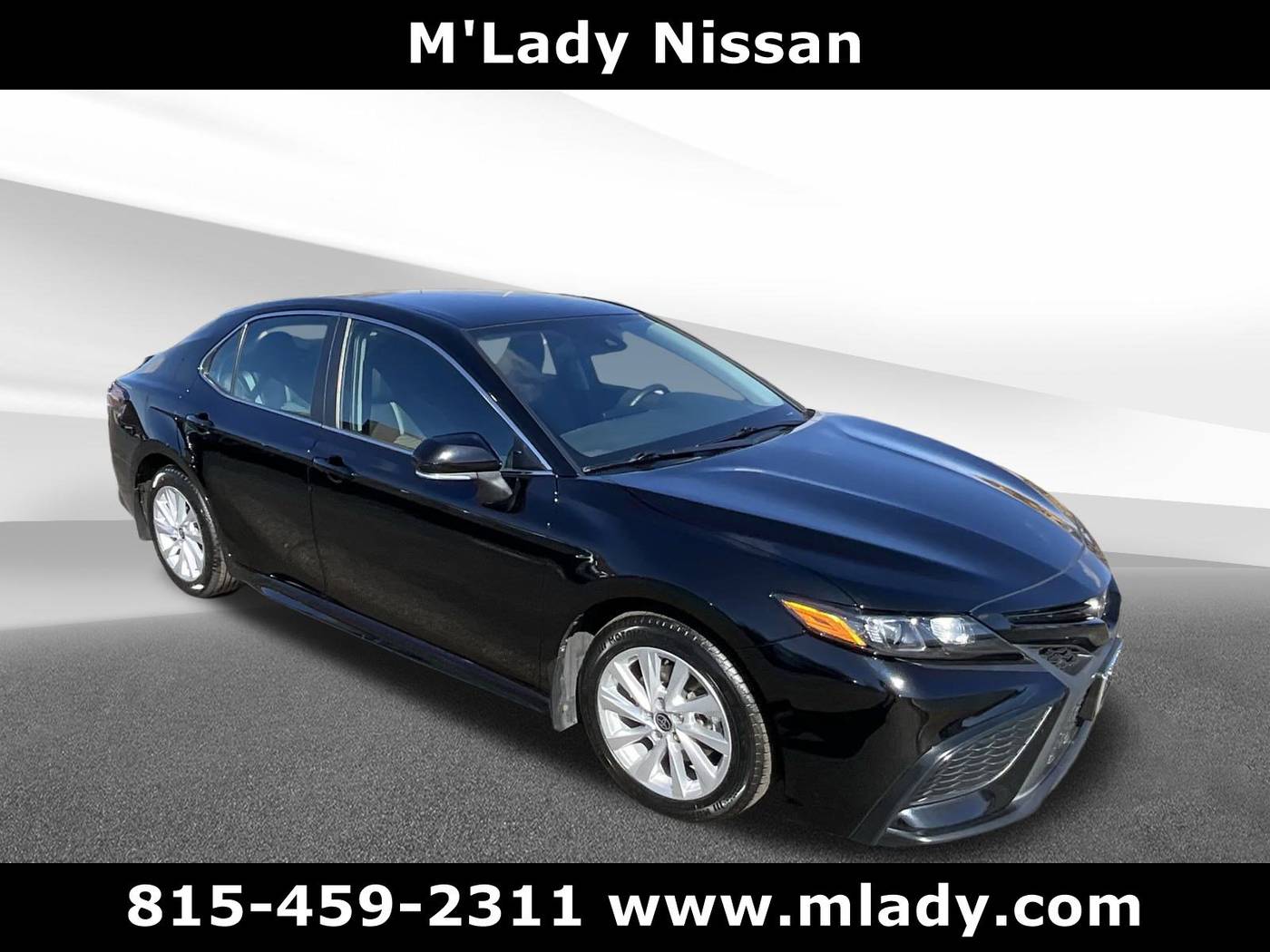 2023 Toyota Camry SE — Sedan — 26,117 mi — Crystal Lake, IL