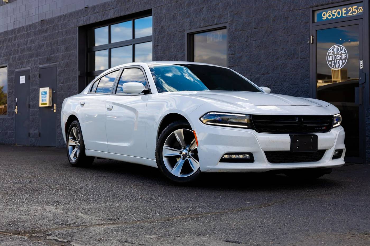 2016 Dodge Charger SXT — Sedan — 121,206 mi — Aurora, CO
