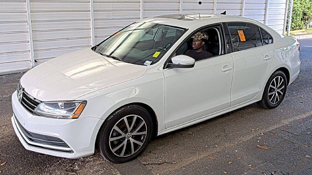 2017 Volkswagen Jetta 1.4T SE — Sedan — 140,071 mi — Jacksonville, FL