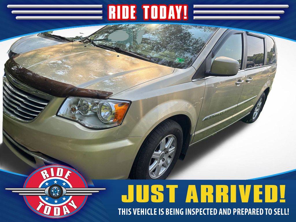 2011 Chrysler Town & Country Touring-L — Minivan — 103,924 mi — Roanoke, VA