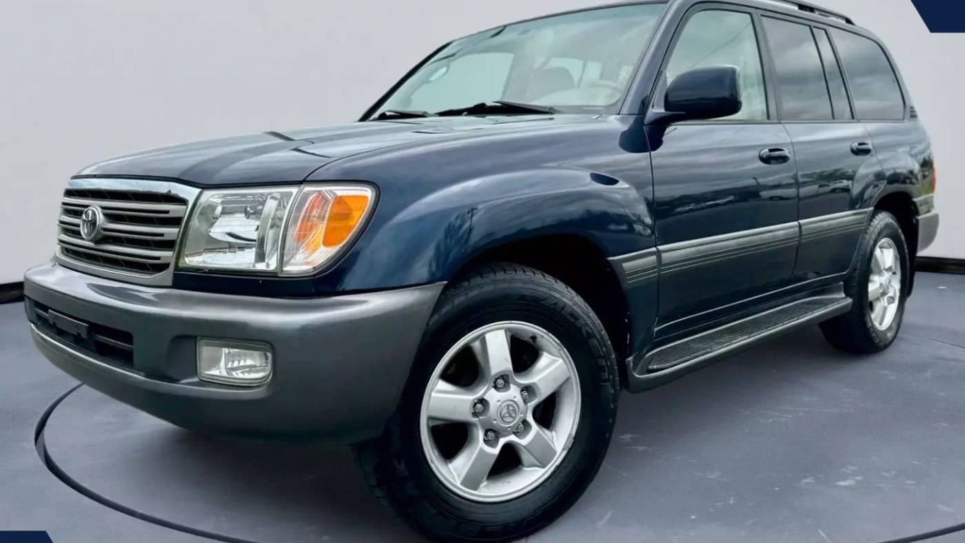 2004 Toyota Land Cruiser Base