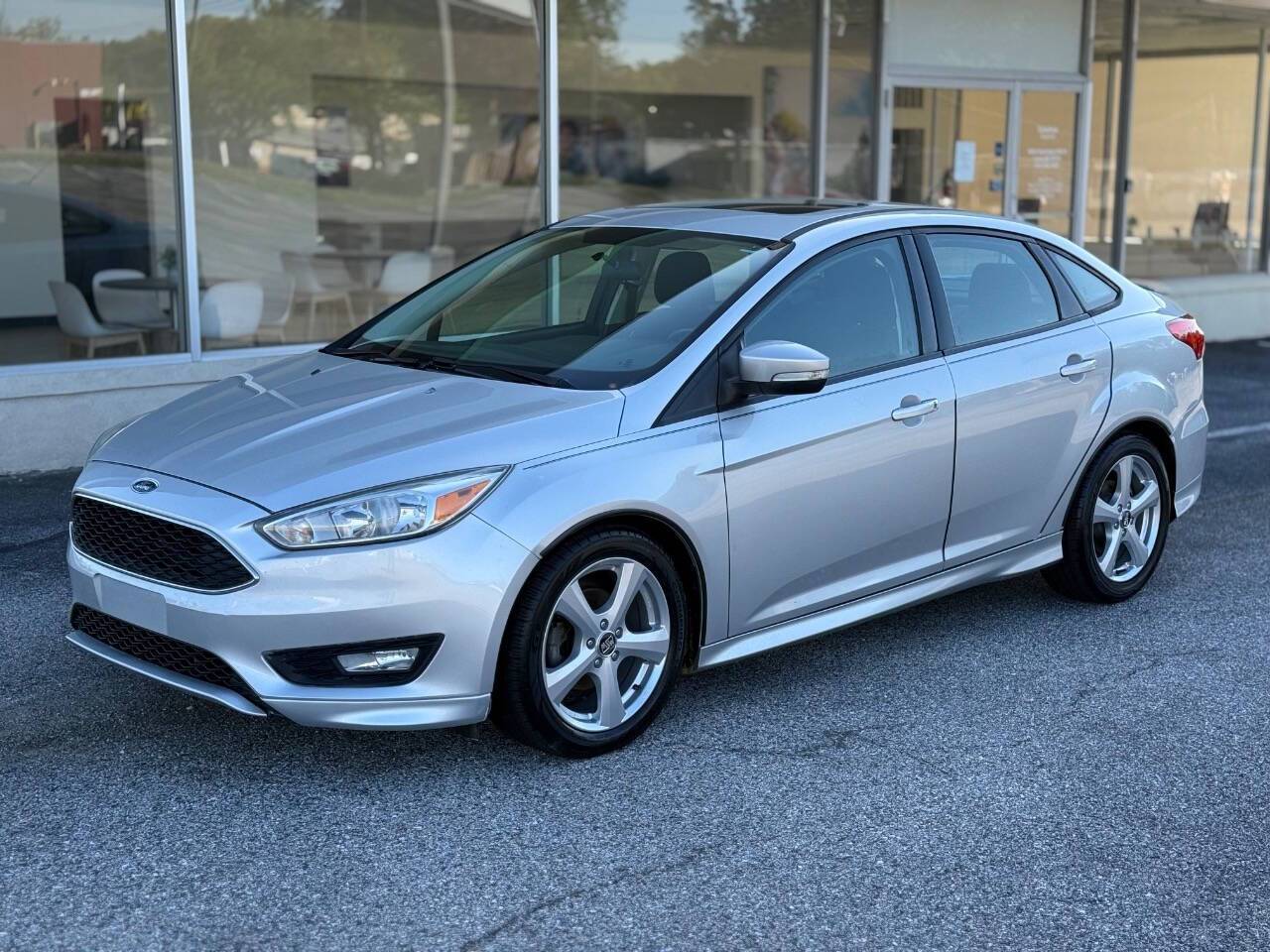 2015 Ford Focus SE — Sedan — 97,312 mi — Laurel, MD