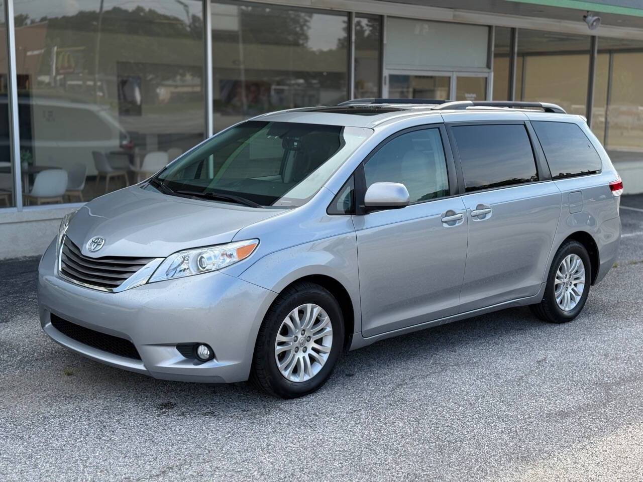 2014 Toyota Sienna XLE — Minivan — 103,265 mi — Laurel, MD