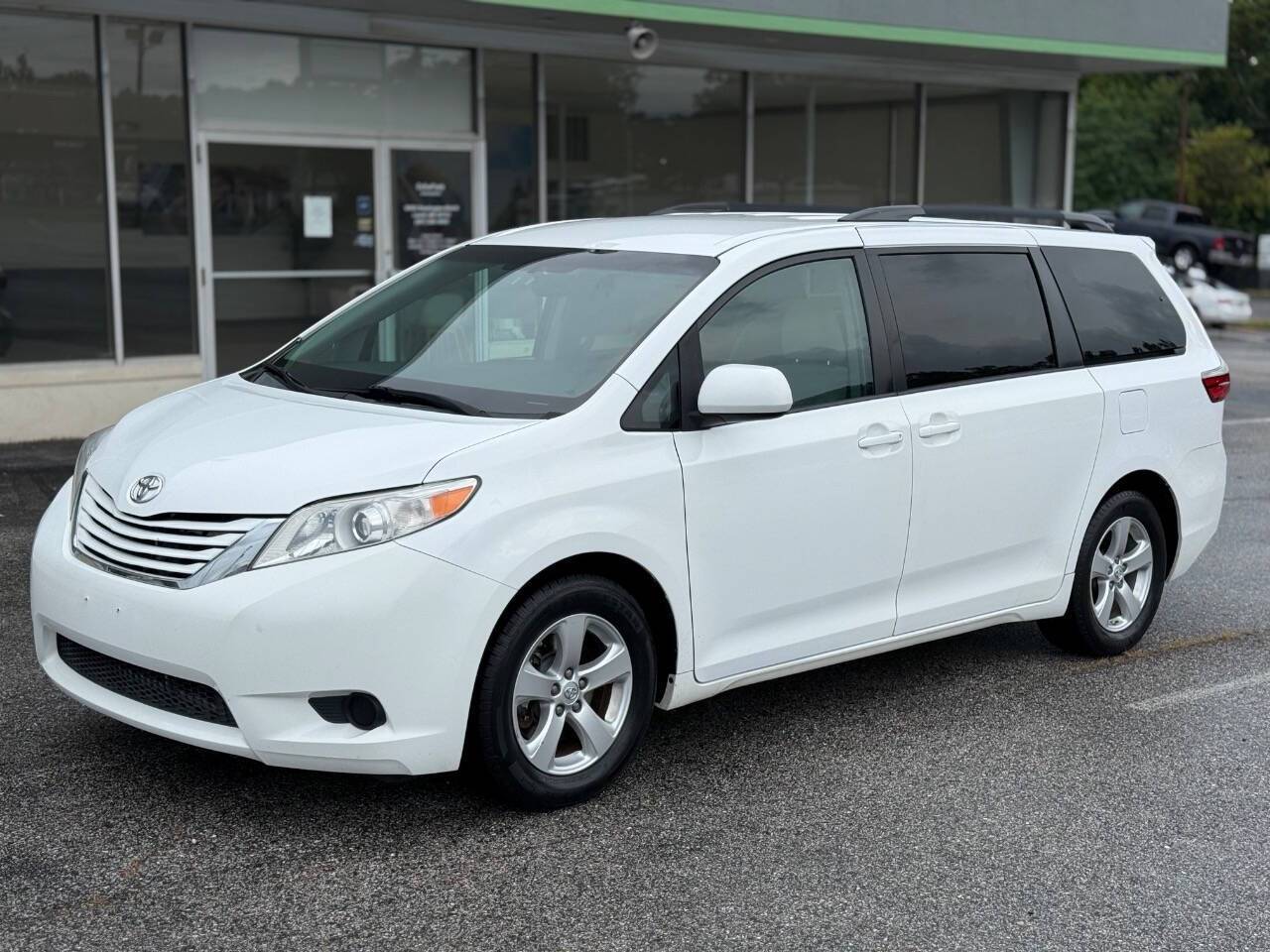 2015 Toyota Sienna LE — Minivan — 129,188 mi — Laurel, MD