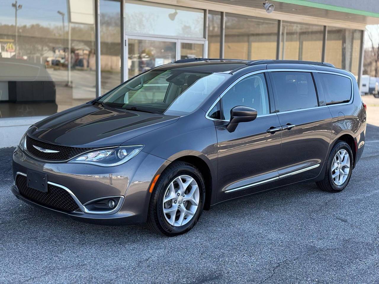 2017 Chrysler Pacifica Touring L — Minivan — 75,481 mi — Laurel, MD