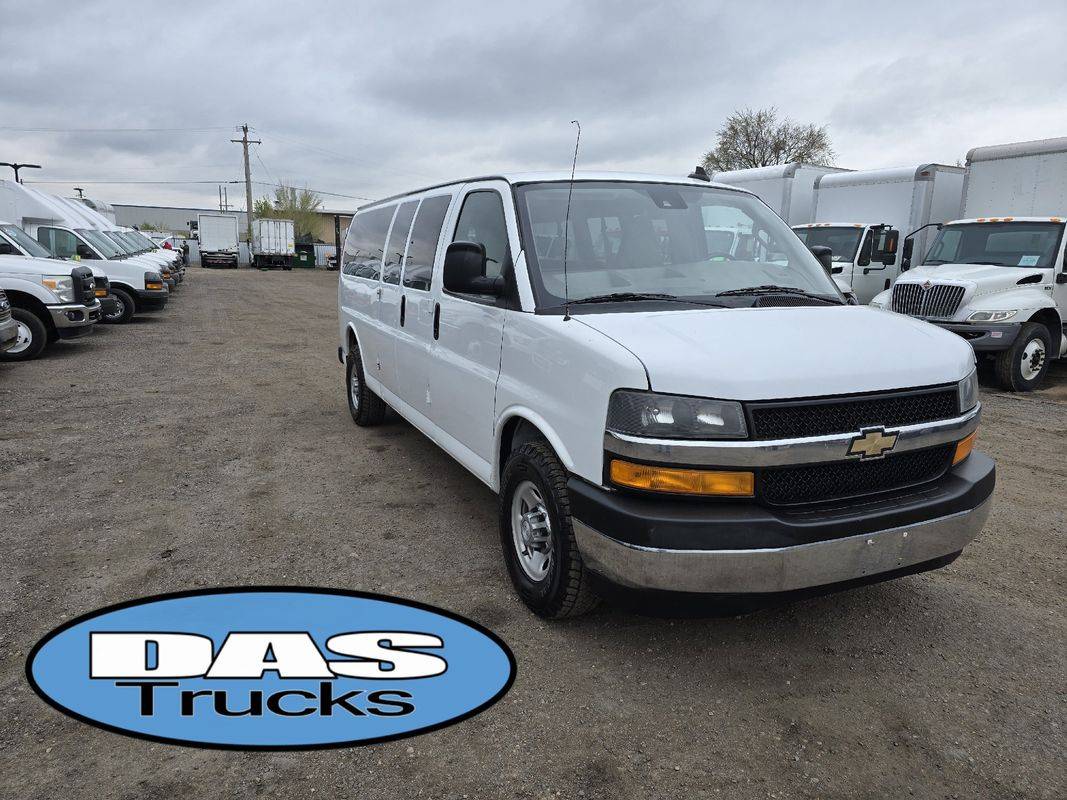 2020 Chevrolet Express Passenger LT — Passenger Van — 148,404 mi — Englewood, CO