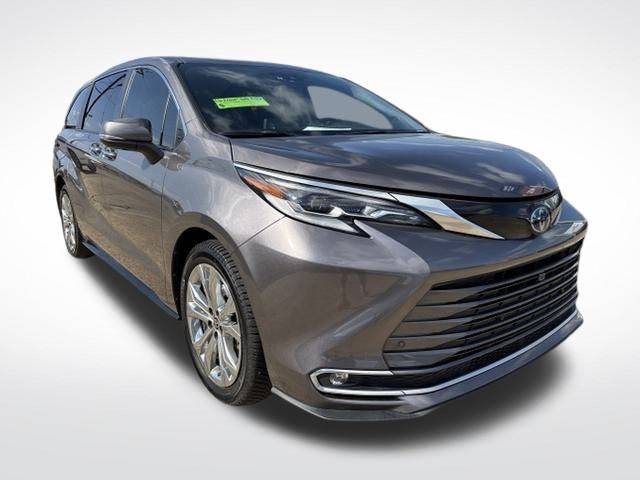 2022 Toyota Sienna Platinum — Minivan — 69,652 mi — Montgomery, AL