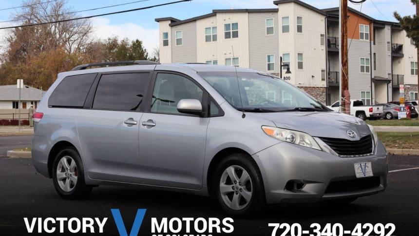 2014 Toyota Sienna LE 8-Passenger