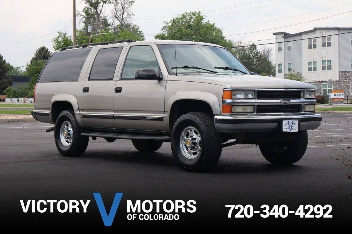 1999 Chevrolet Suburban Base — SUV — 152,957 mi — Longmont, CO