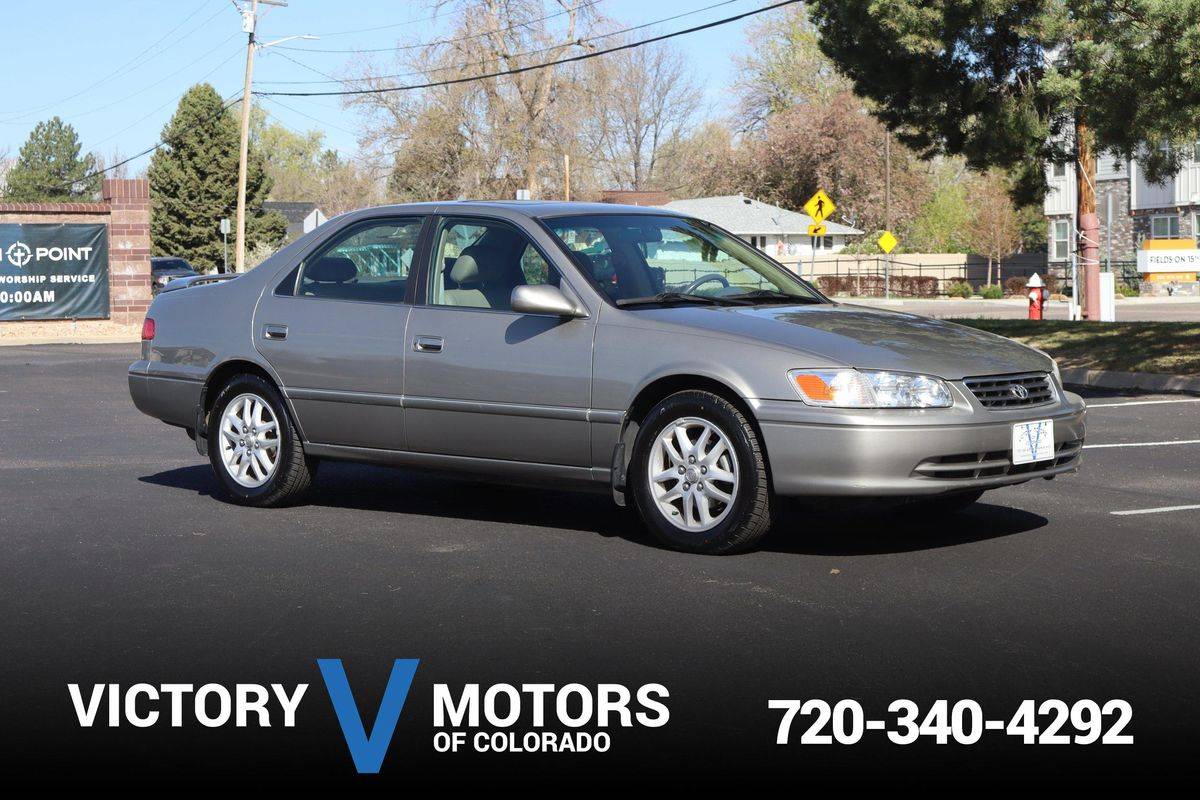 2000 Toyota Camry LE V6 — Sedan — 83,315 mi — Longmont, CO