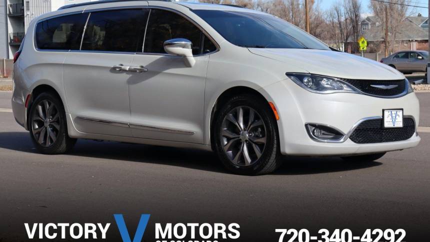 2017 Chrysler Pacifica Limited — Minivan — 105,657 mi — Longmont, CO