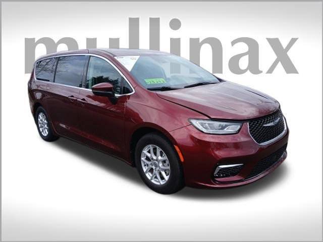 2023 Chrysler Pacifica Touring L — Minivan — 59,571 mi — Olympia, WA