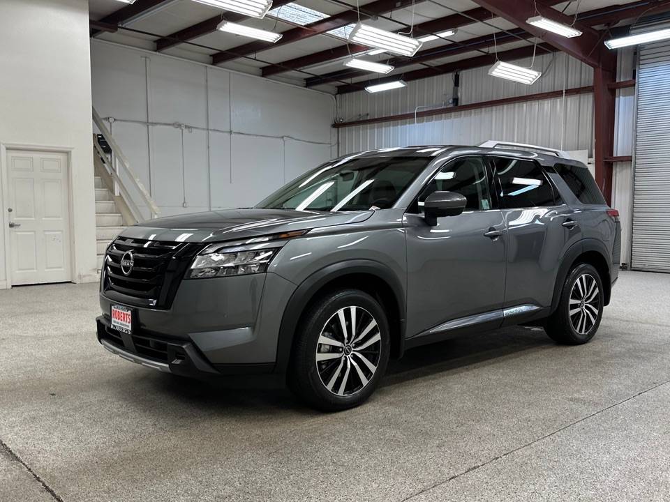 2023 Nissan Pathfinder Platinum — SUV — 6,647 mi — Modesto, CA