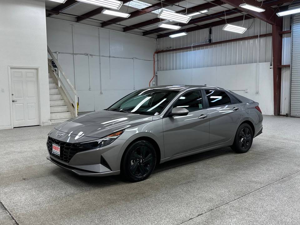 2023 Hyundai Elantra Hybrid Blue — Sedan — 21,385 mi — Modesto, CA
