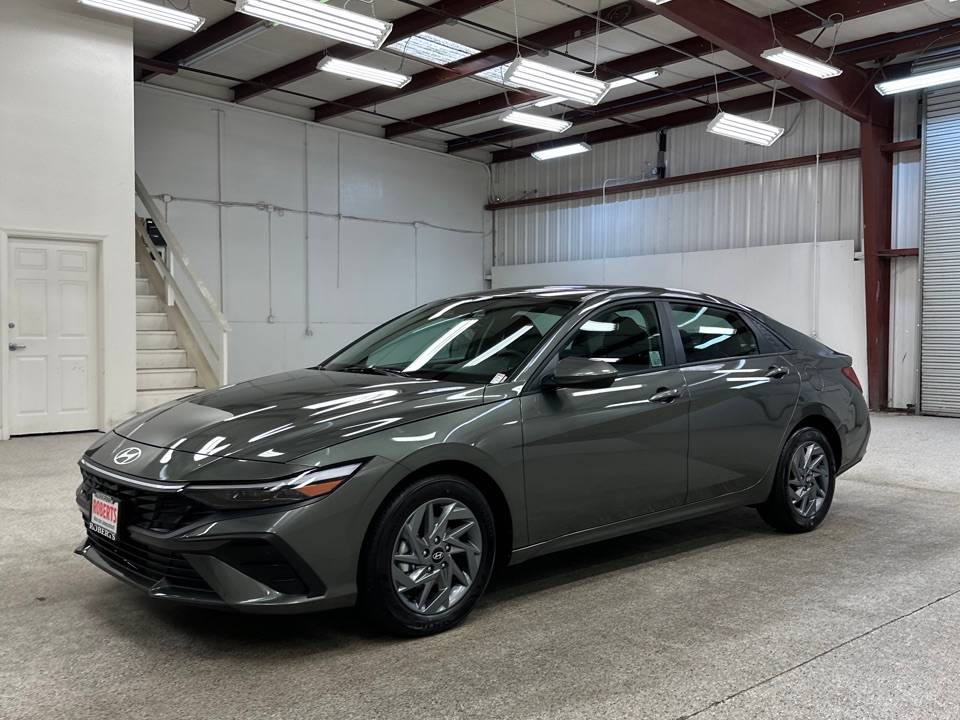 2024 Hyundai Elantra SEL — Sedan — 671 mi — Modesto, CA