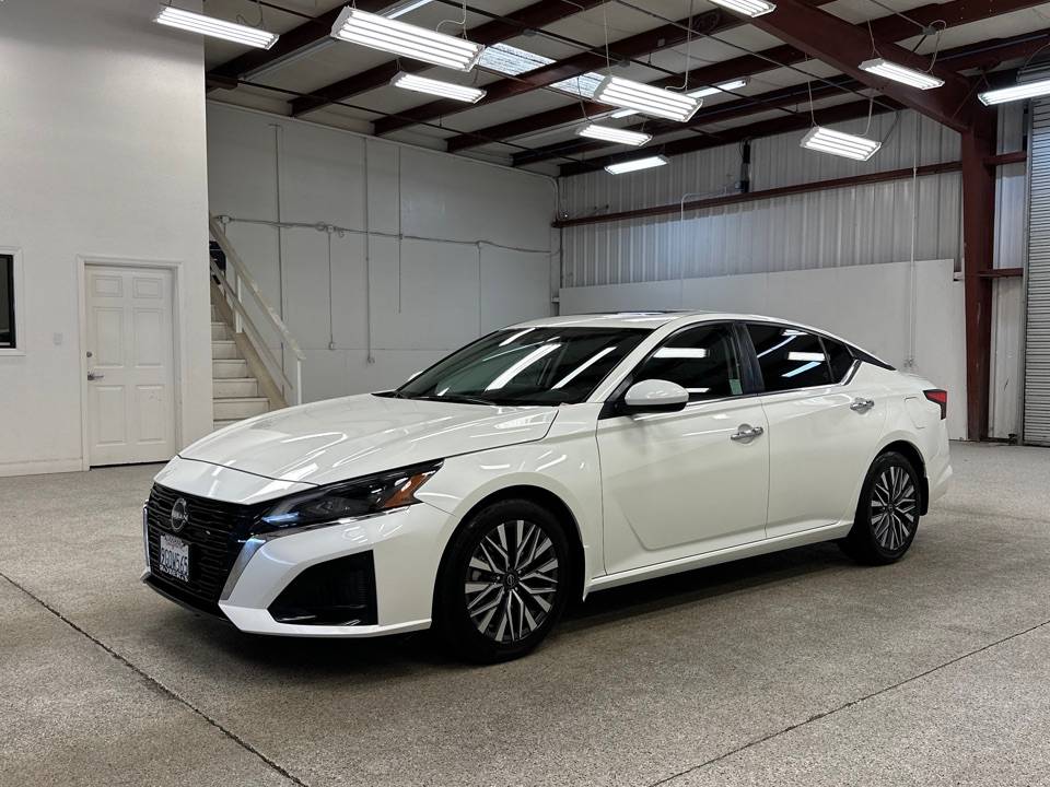 2023 Nissan Altima SV — Sedan — 9,869 mi — Modesto, CA