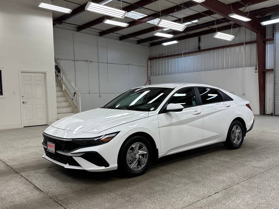 2025 Hyundai Elantra SE — Sedan — 576 mi — Modesto, CA