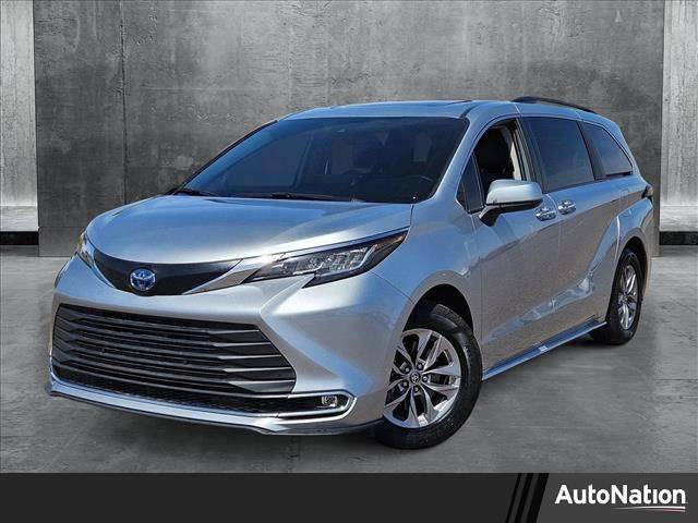 2022 Toyota Sienna XLE — Minivan — 51,798 mi — Chandler, AZ