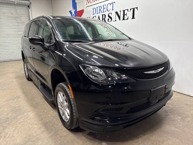 2022 Chrysler Voyager LX — Minivan — 127,796 mi — Mansfield, TX
