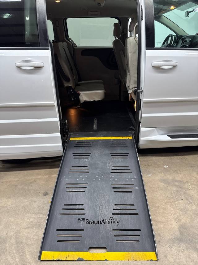 2016 Dodge Grand Caravan SE — Minivan — 132,917 mi — Mansfield, TX