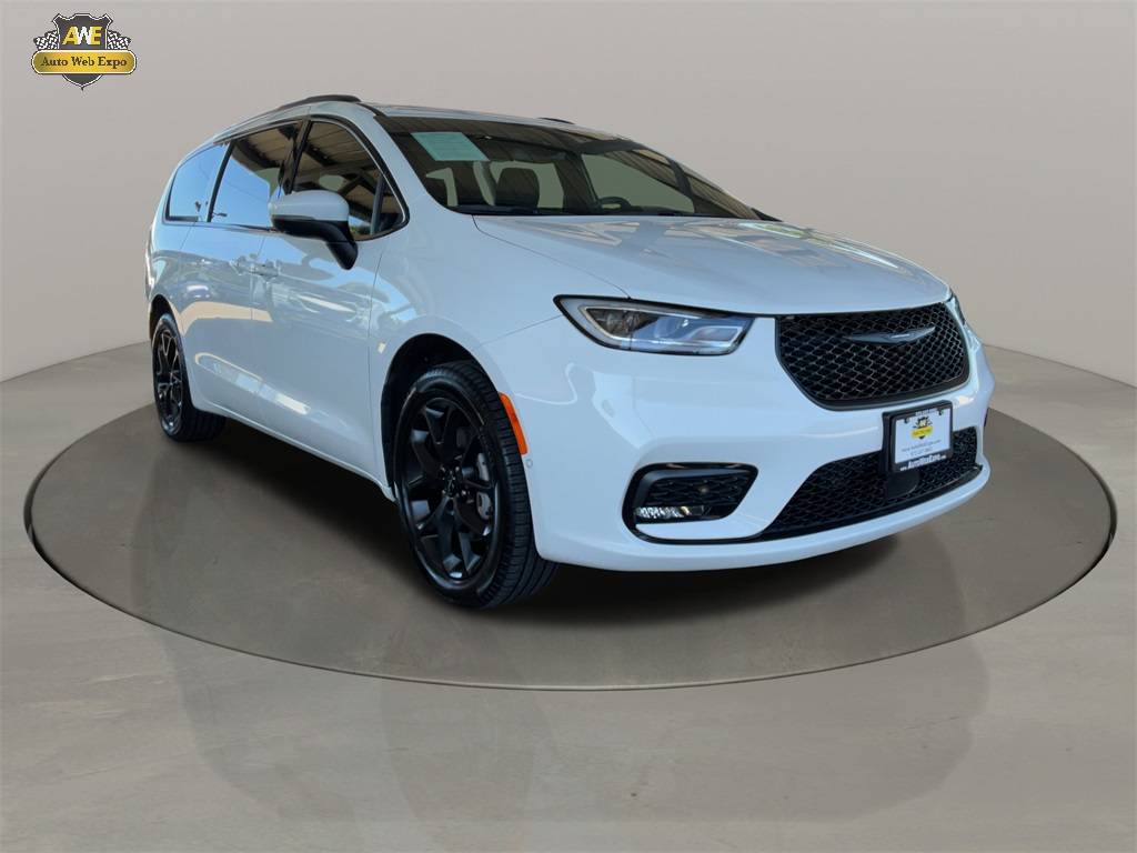 2023 Chrysler Pacifica Touring L — Minivan — 10,407 mi — plano, TX