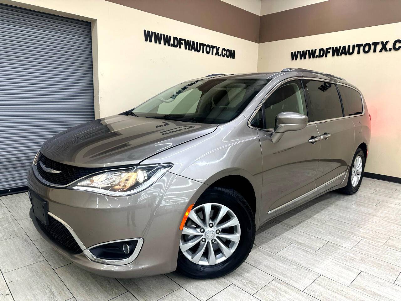 2018 Chrysler Pacifica Touring L Plus — Minivan — 104,209 mi — Fort Worth, TX