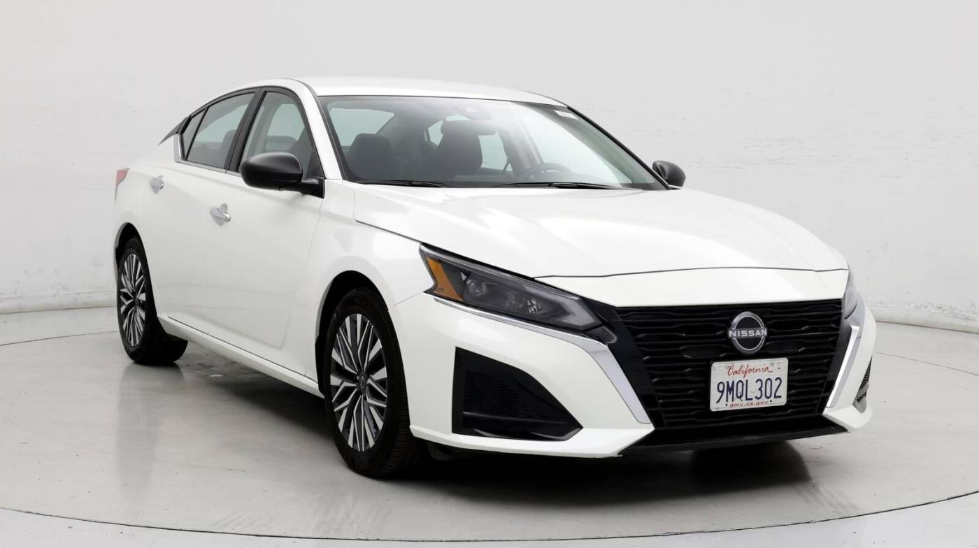 2024 Nissan Altima SV — Sedan — 17,115 mi — Visalia, CA