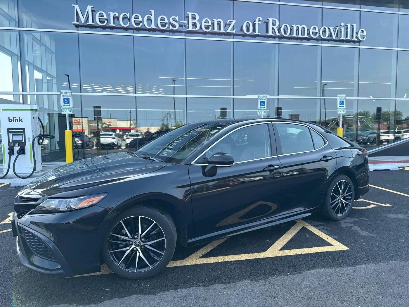 2024 Toyota Camry SE — Sedan — 54,841 mi — Romeoville, IL