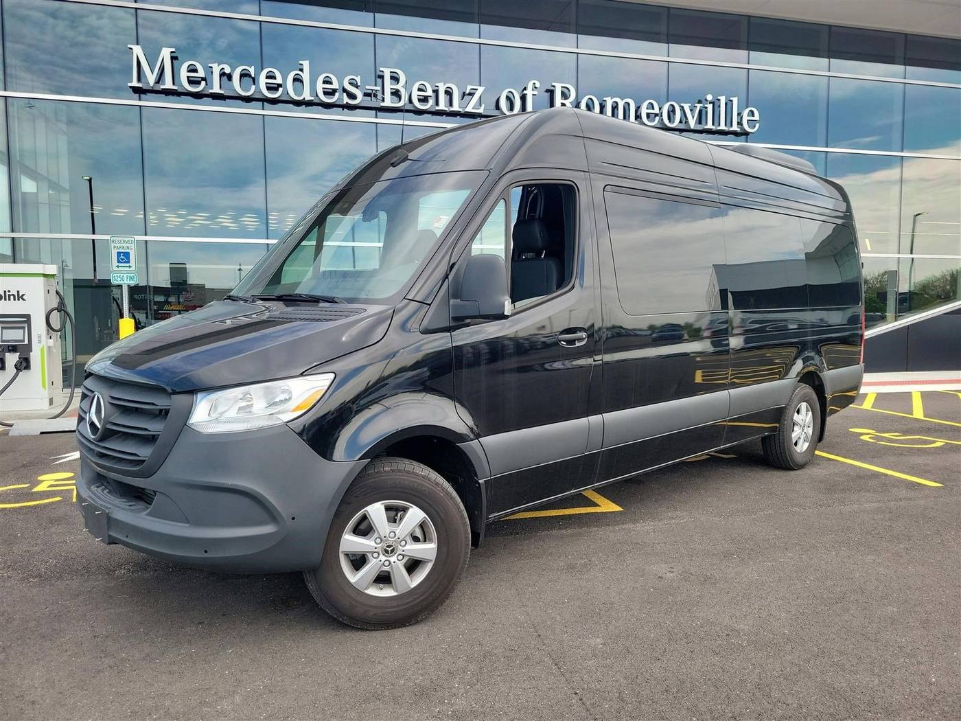 2024 Mercedes-Benz Sprinter Passenger Van 2500 — Passenger Van — 1,520 mi — Romeoville, IL
