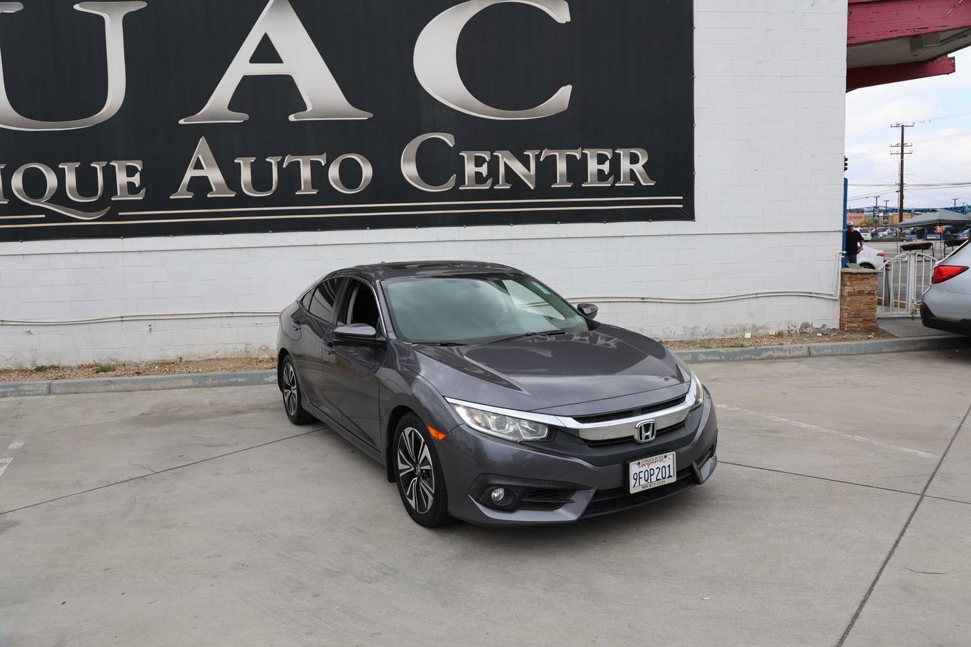 2017 Honda Civic EX-T — Sedan — 116,072 mi — Bloomington, CA