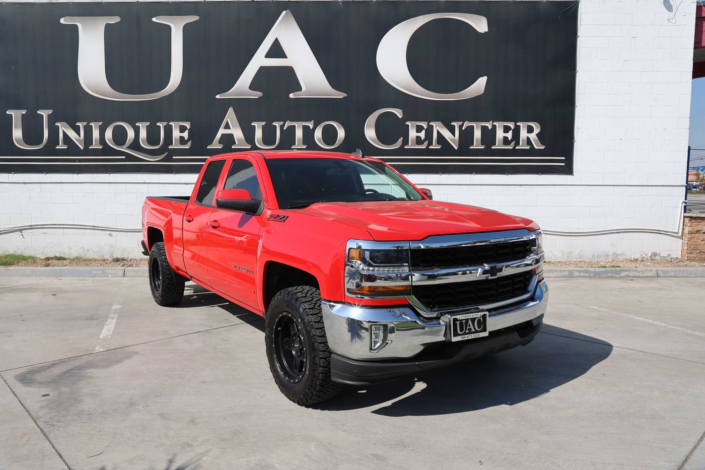 2019 Chevrolet Silverado 1500 LD LT — Pickup Truck — 104,092 mi — Bloomington, CA