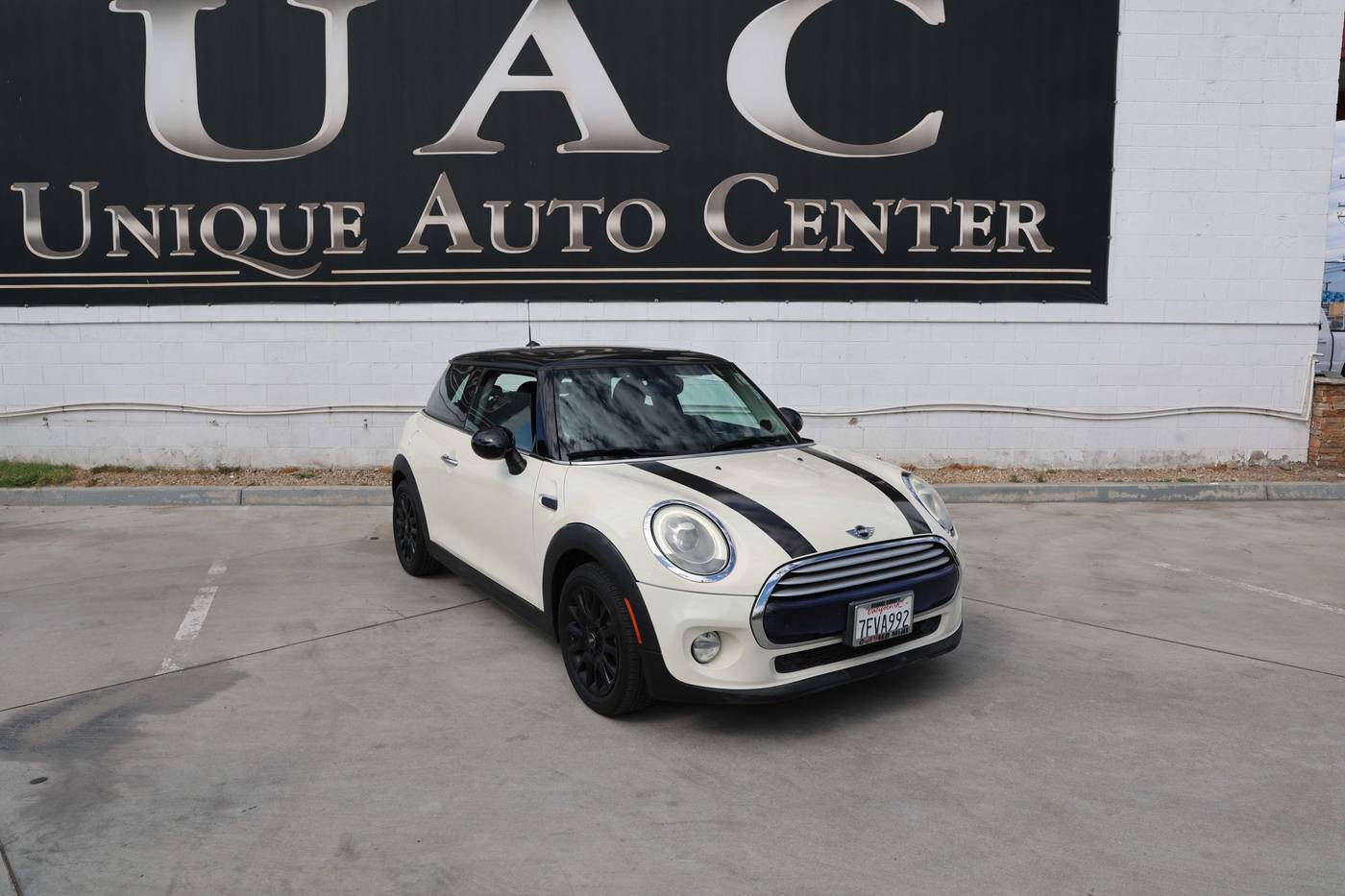 2014 MINI Hardtop Cooper — Hatchback — 76,566 mi — Bloomington, CA