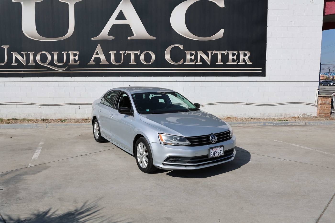 2015 Volkswagen Jetta 1.8T SE — Sedan — 134,329 mi — Bloomington, CA