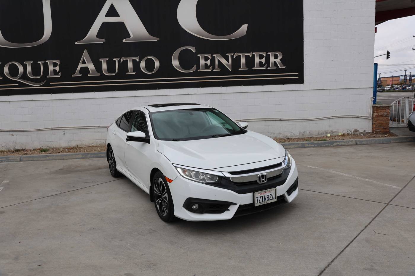 2017 Honda Civic EX-T — Sedan — 154,937 mi — Bloomington, CA