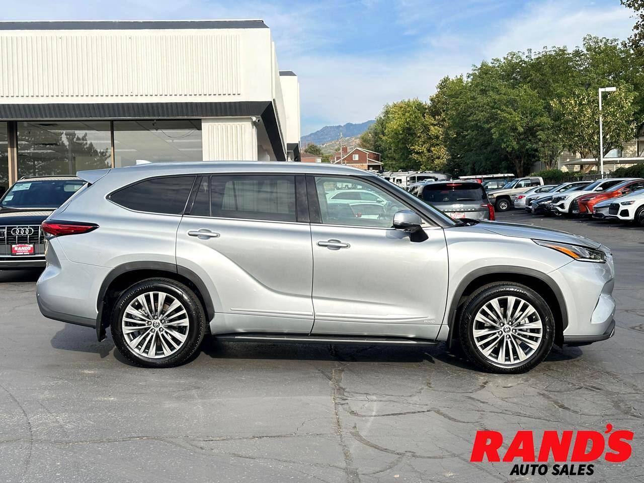 2023 Toyota Highlander Hybrid Platinum — SUV — 25,826 mi — North Salt Lake, UT