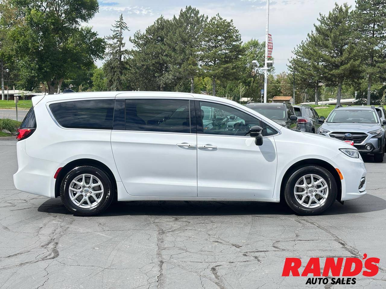 2024 Chrysler Pacifica Touring — Minivan — 28,526 mi — North Salt Lake, UT