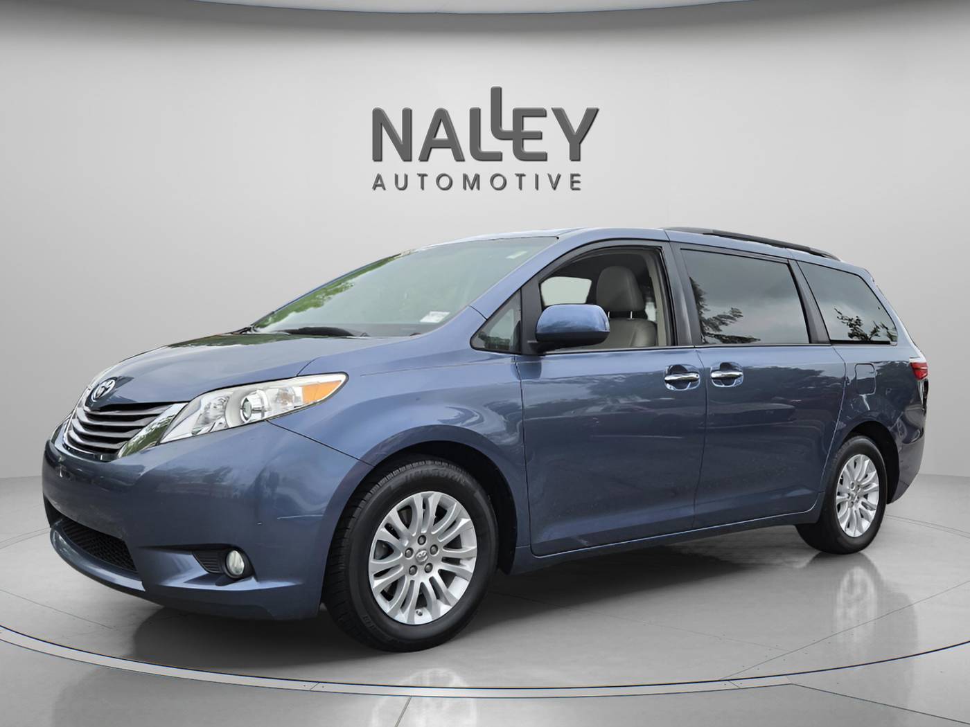 2017 Toyota Sienna XLE — Minivan — 160,484 mi — Roswell, GA