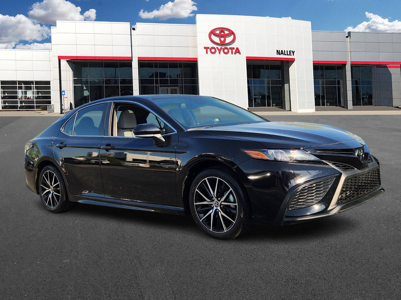 2024 Toyota Camry SE — Sedan — 14,324 mi — Roswell, GA