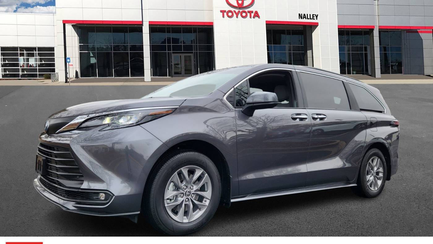 2025 Toyota Sienna XLE — Minivan — 14,768 mi — Roswell, GA