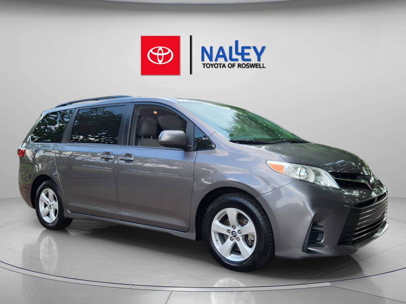2018 Toyota Sienna LE — Minivan — 127,108 mi — Roswell, GA
