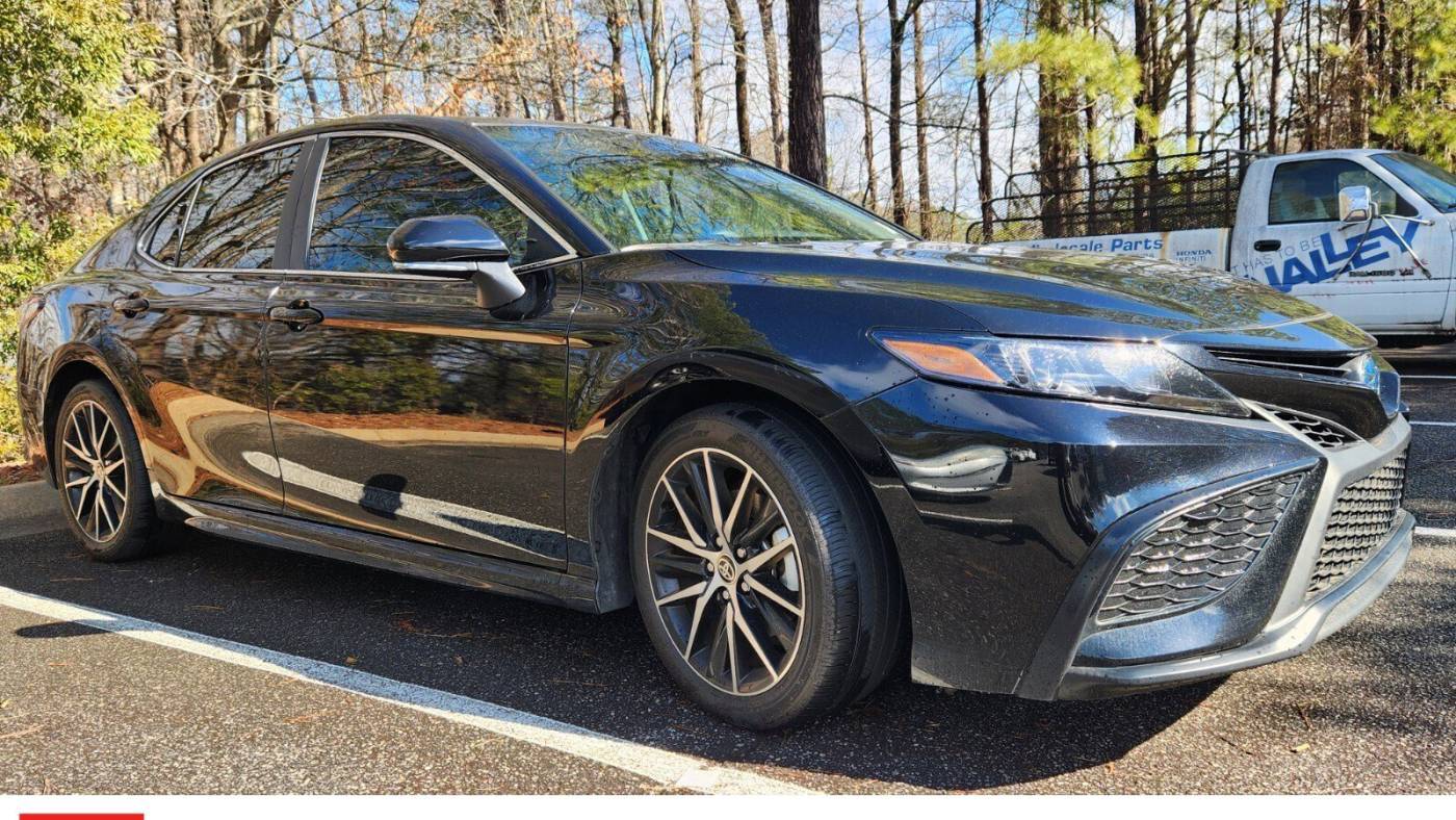 2023 Toyota Camry Hybrid SE — Sedan — 17,339 mi — Roswell, GA
