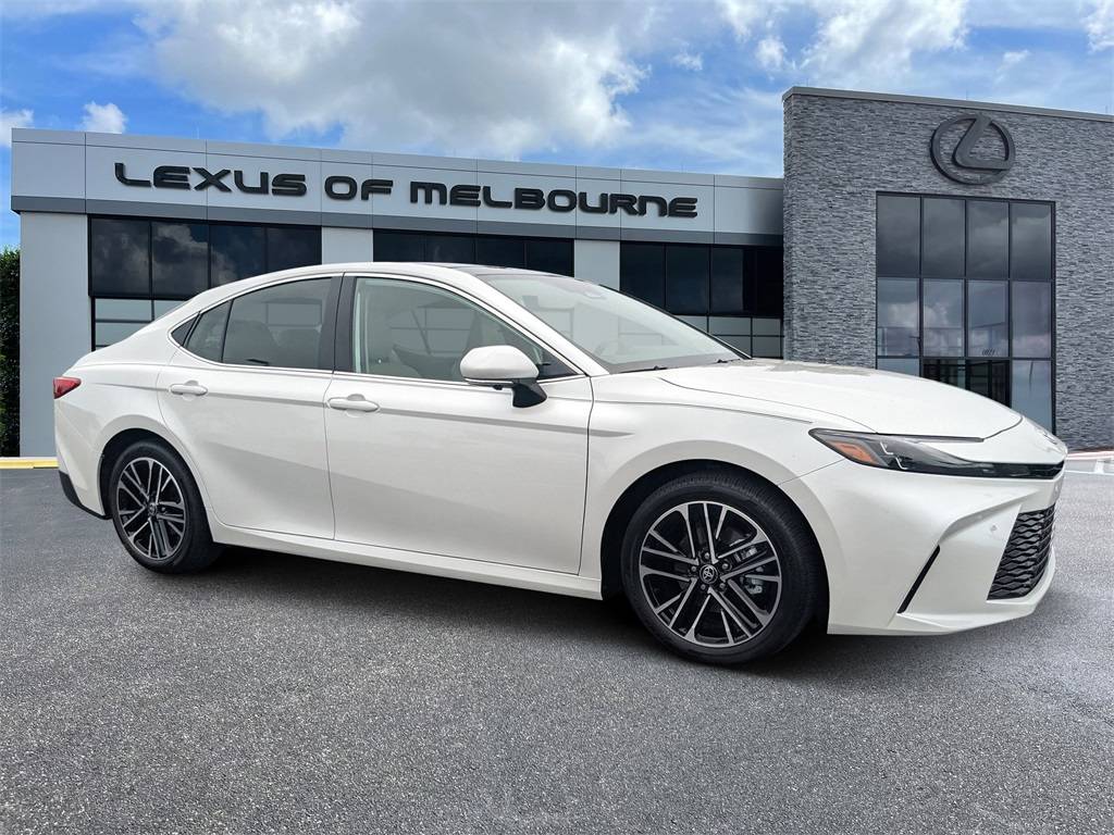 2025 Toyota Camry XLE — Sedan — 1,943 mi — Viera, FL
