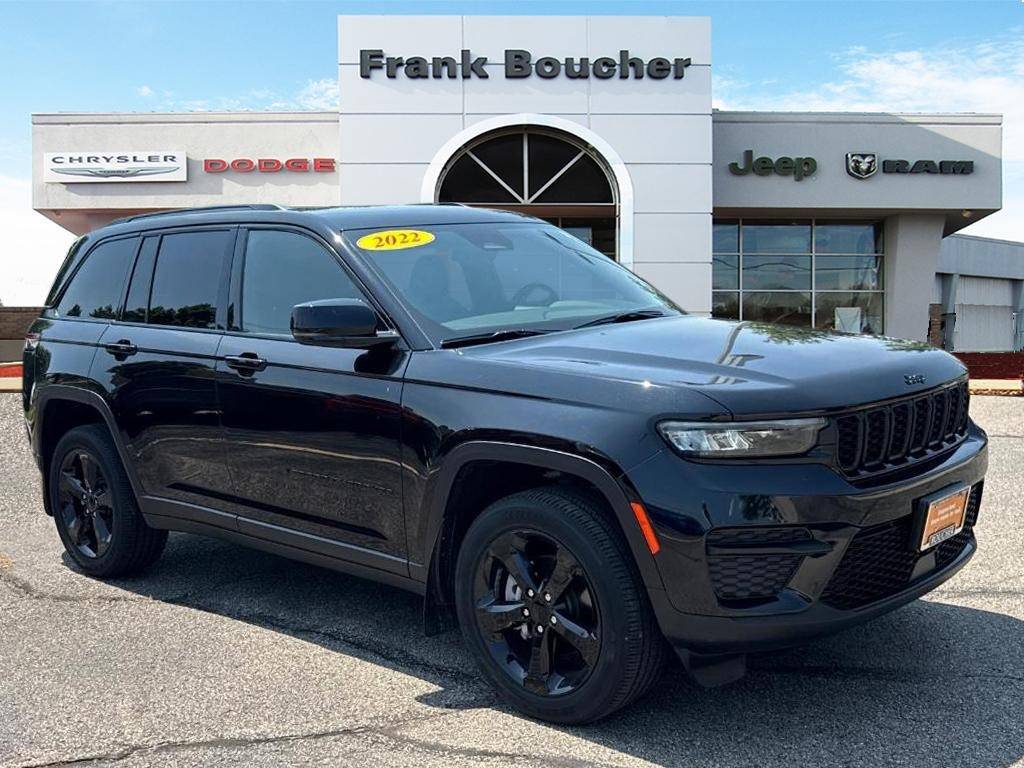 2022 Jeep Grand Cherokee Altitude — SUV — 15,980 mi — Janesville, WI