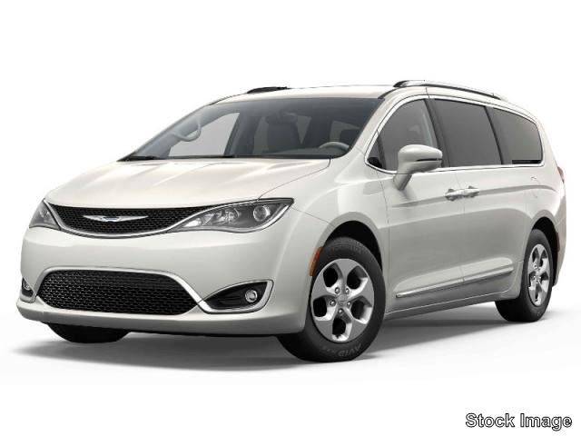 2019 Chrysler Pacifica Touring L — Minivan — 81,282 mi — Janesville, WI