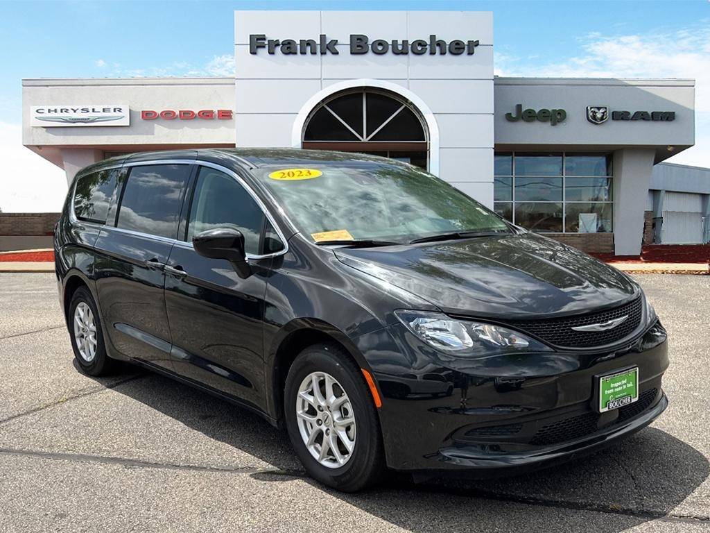 2023 Chrysler Voyager LX — Minivan — 55,177 mi — Janesville, WI