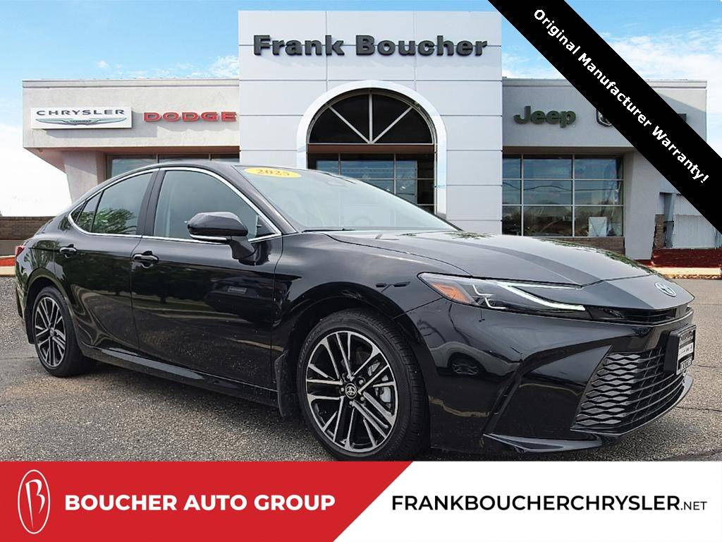 2025 Toyota Camry XLE — Sedan — 5,561 mi — Janesville, WI